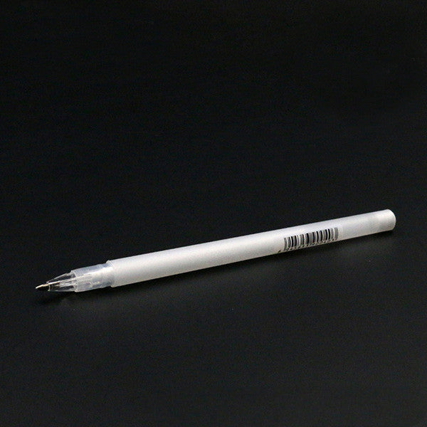Stylo surligneur peint à la main avec carte noire