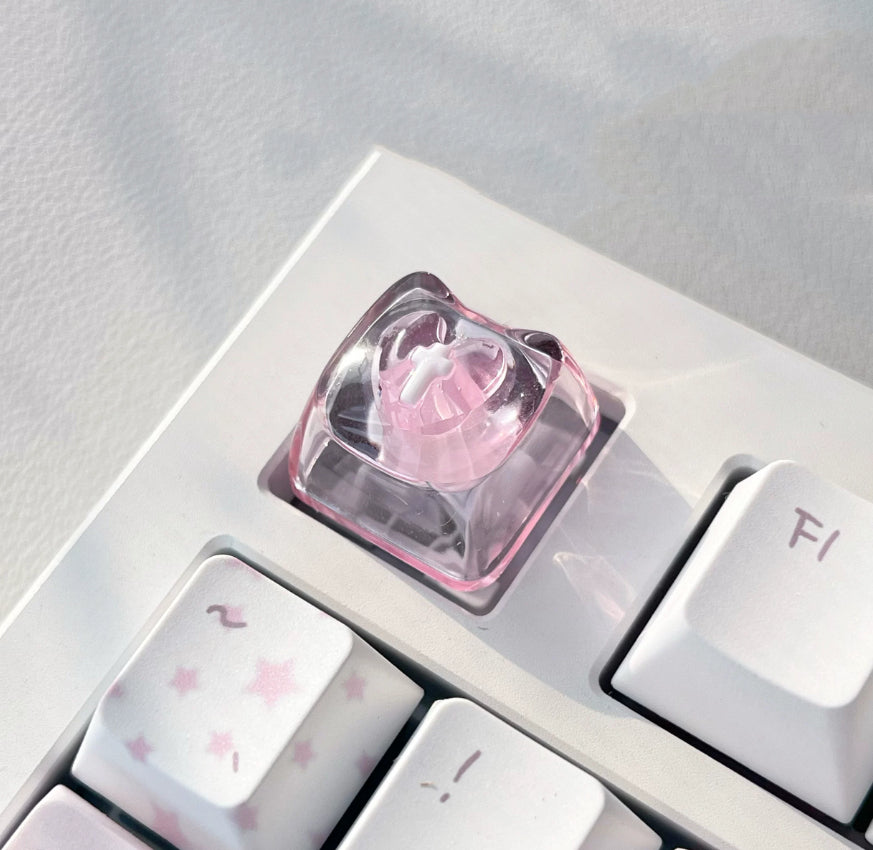 Mots-clés personnalisés sur gel de ongles translucide sur le thème de l'amour