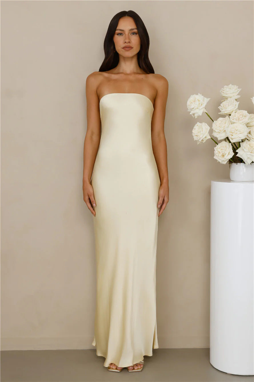 Women's sleeveless long dress without lace