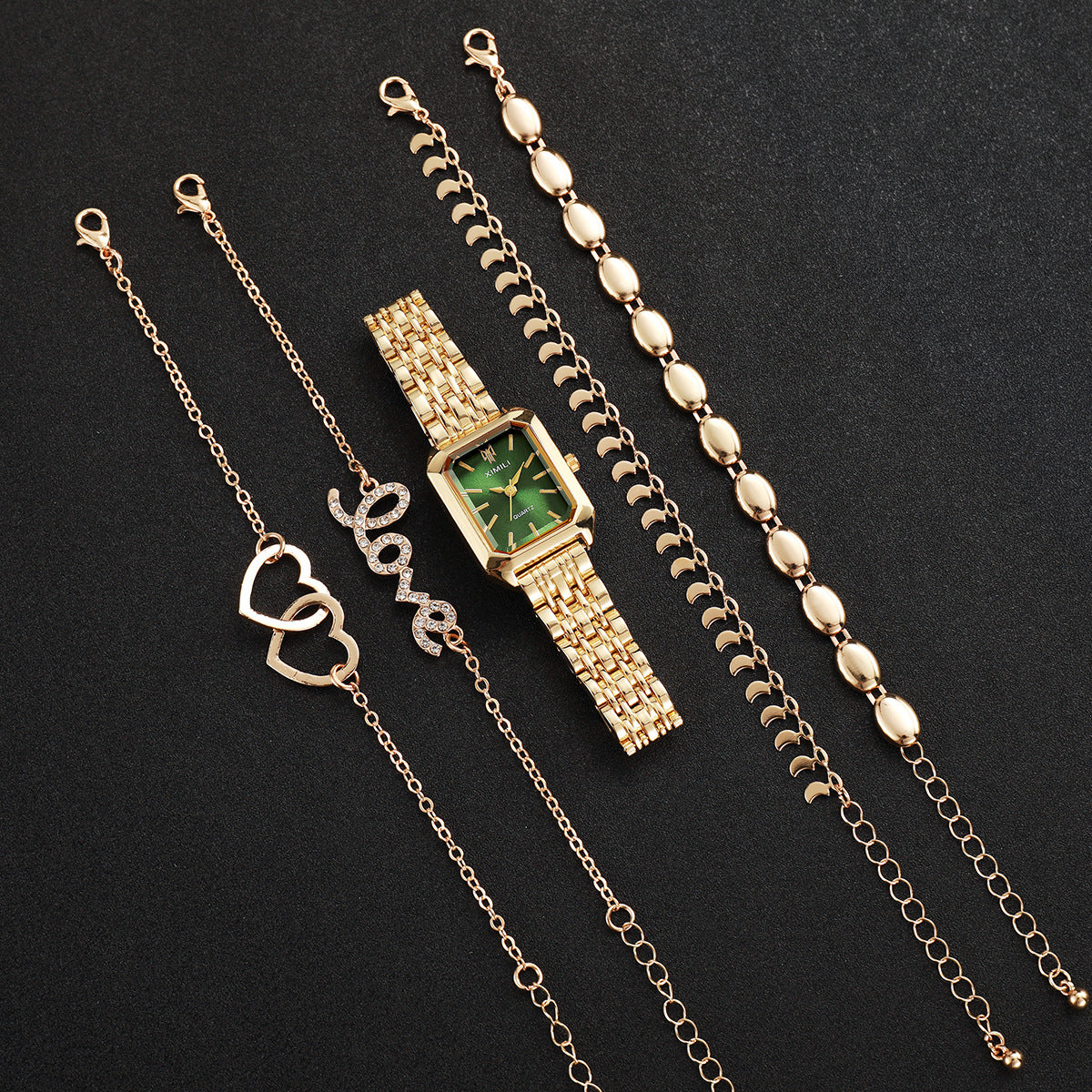 Sleek, Versatile montre femme carrée bracelet en forme de coeur