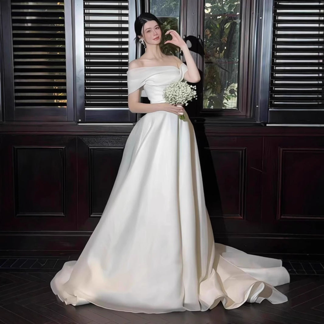 Élégante Satin hors-épaule robe de mariée légère simple et sophistiquée