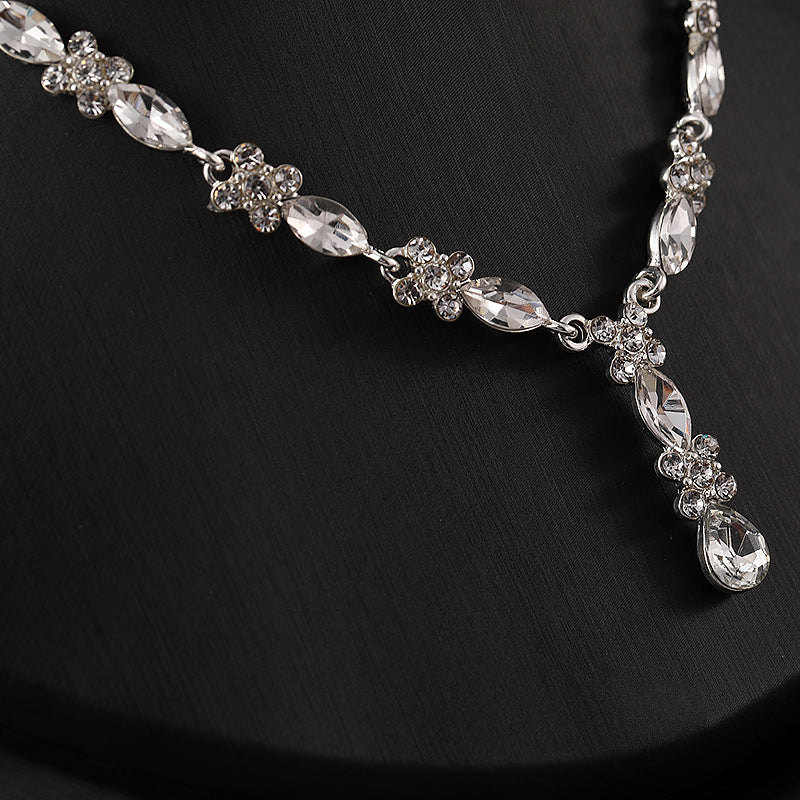 Collier et boucles d'oreilles Zircon