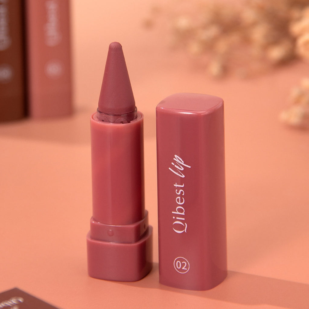 Long Lasting Matt Twist Up rouge à lèvres avec une finition naturelle et la formule résistant à l'eau