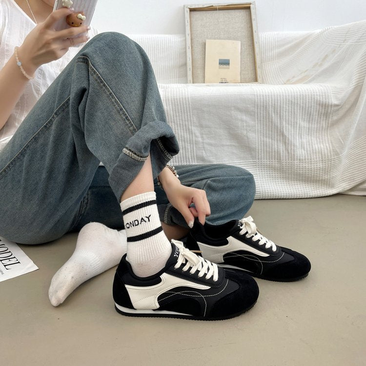 Coréen version de chaussures d'entraînement allemandes pour les étudiantes dans les sports et les loisirs