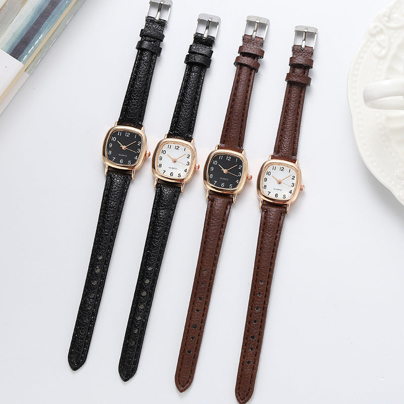 Montre Quartz délicate femme avec un petit cadran