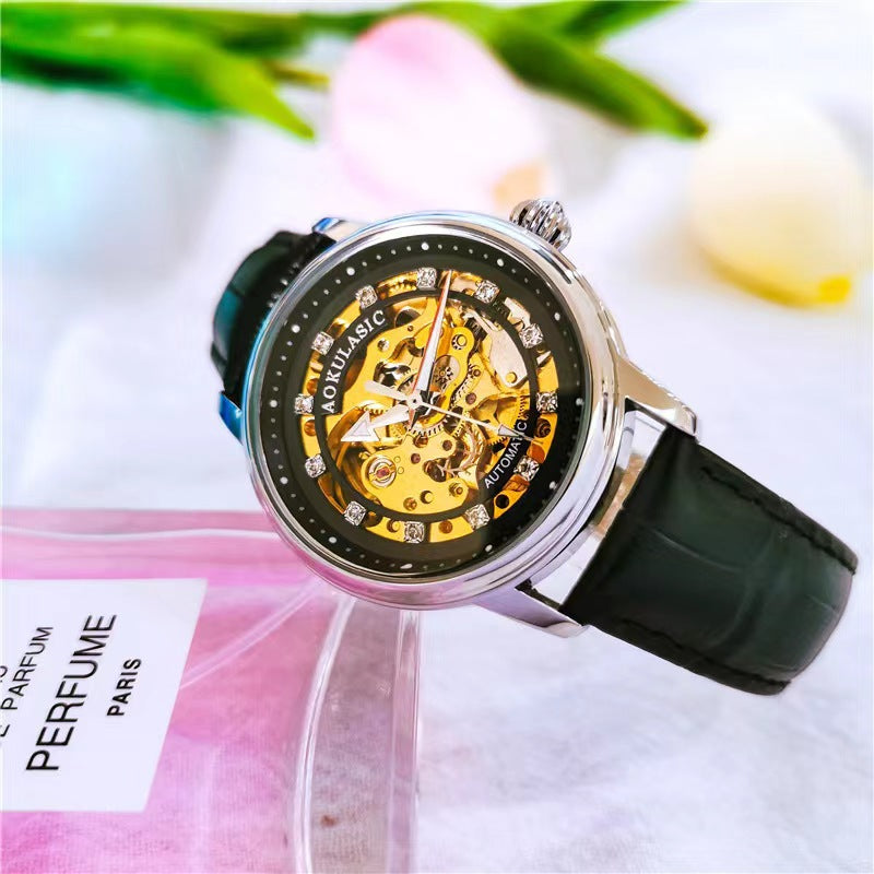 Montre mécanique à résistance à l'eau légère incrustée au diamant