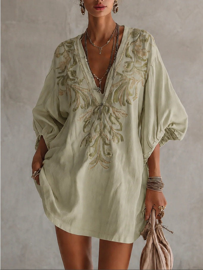 Robe à col V profond à imprimé floral avec un petit motif herbacé