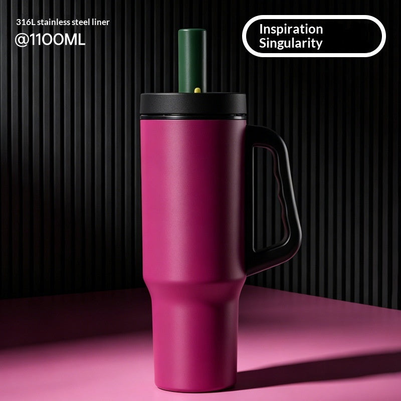 Bouteille d'eau de grande capacité avec une paille à libération rapide et une isolation thermique