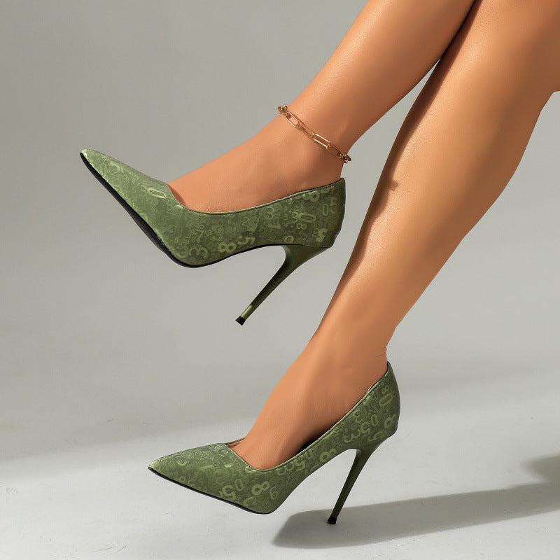 Femmes à faible coupe Pied pointu Plus-taille Talons hauts