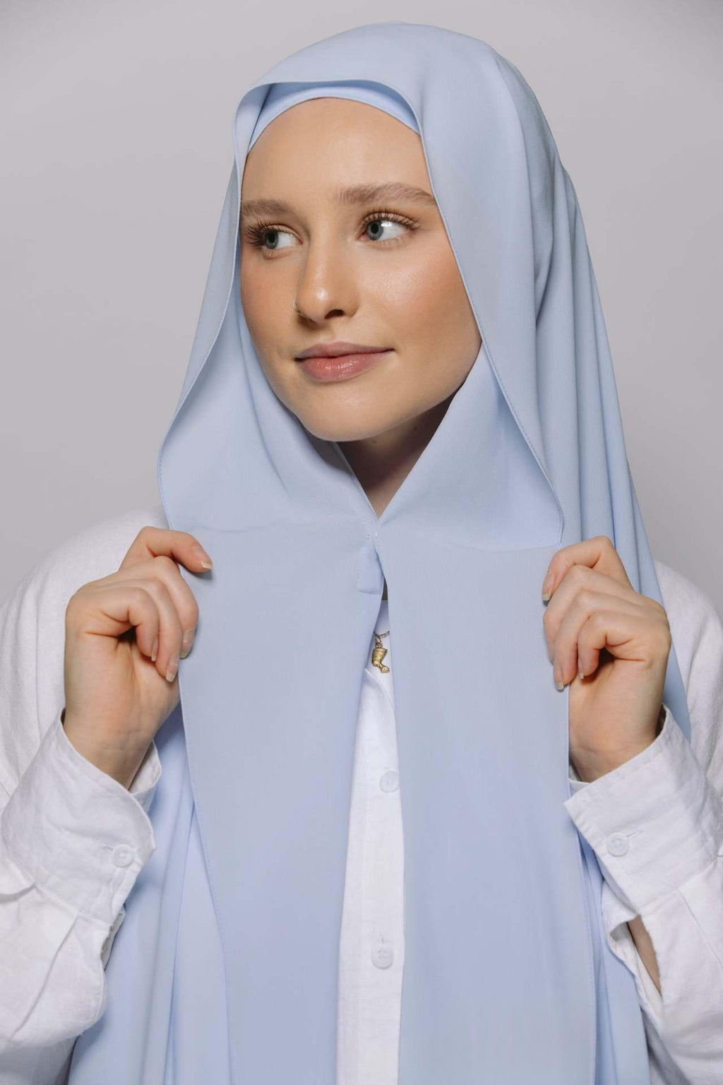 Le foulard pratique avec un aimant intégré