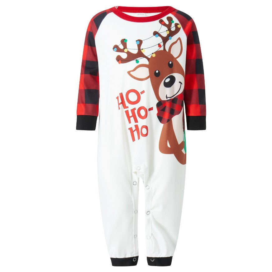 Costume d'automne pour la famille parent-enfant