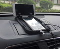 Support de navigation de voiture Porte-téléphone de voiture Chargeur USB magnétique Tapis en silicone multifonctionnel