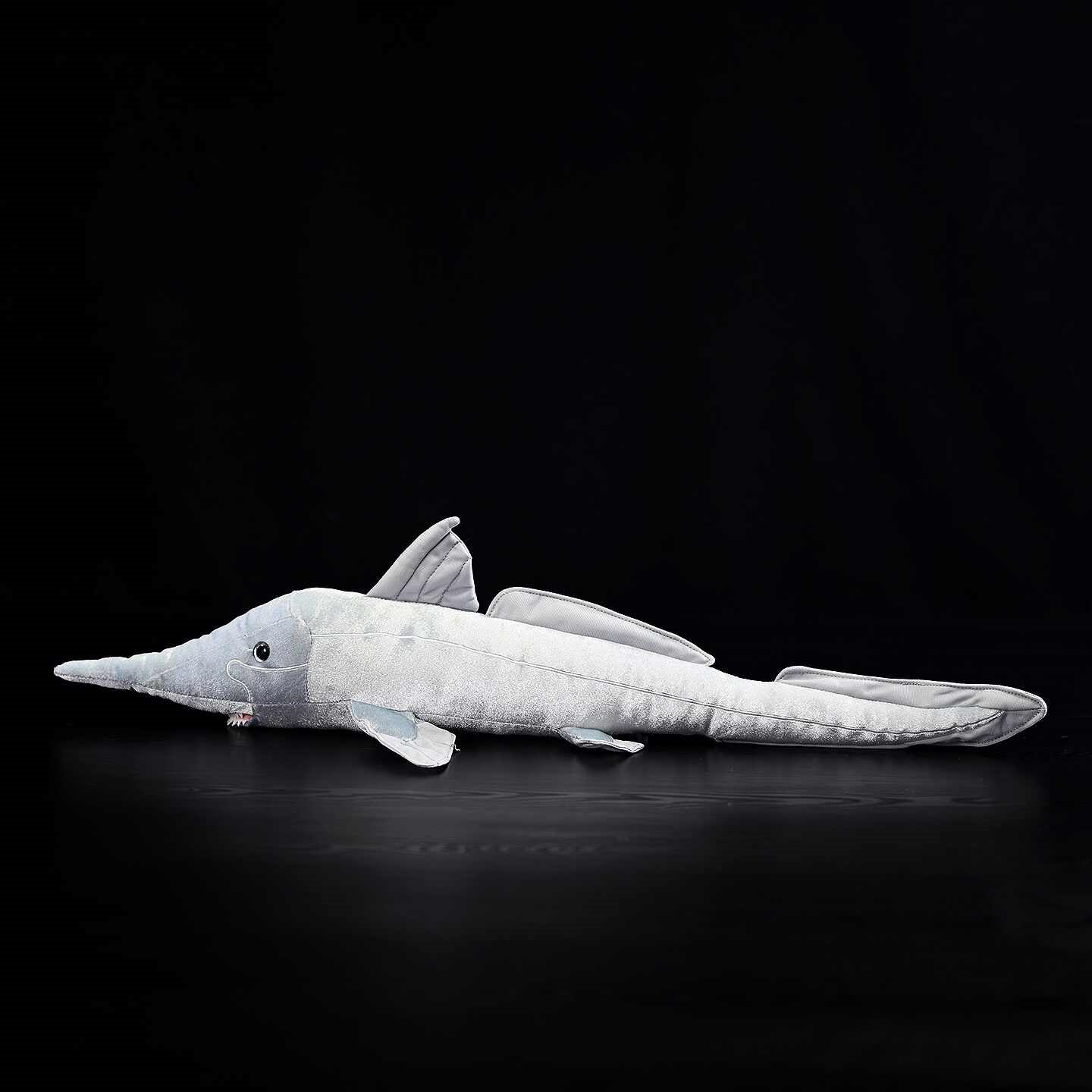 Jouet d'origine en peluche de requin argenté à long nez