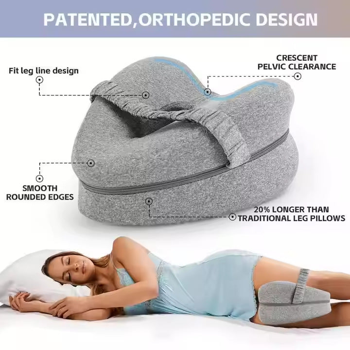 Coeur façonné pour dormir dans le lit un oreiller de jambe