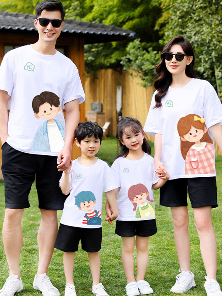 Un T-shirt à manches courtes en coton trois ou quatre