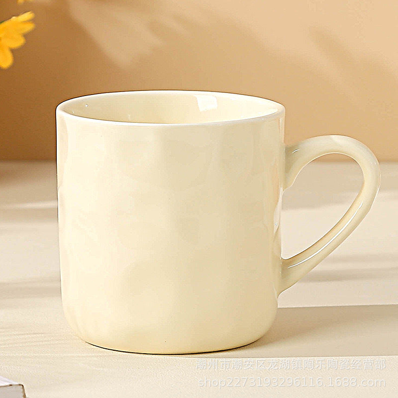 Élégante tasse en céramique à la main