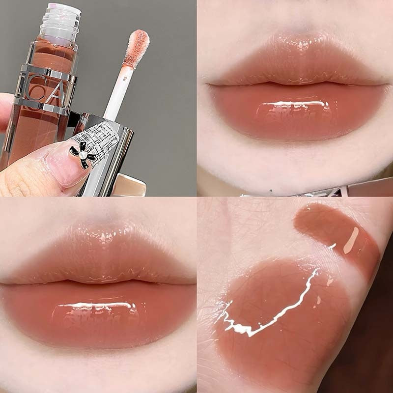 Un radiant hydratant et un lip gloss hydratant avec une finition miroir de style Dewy