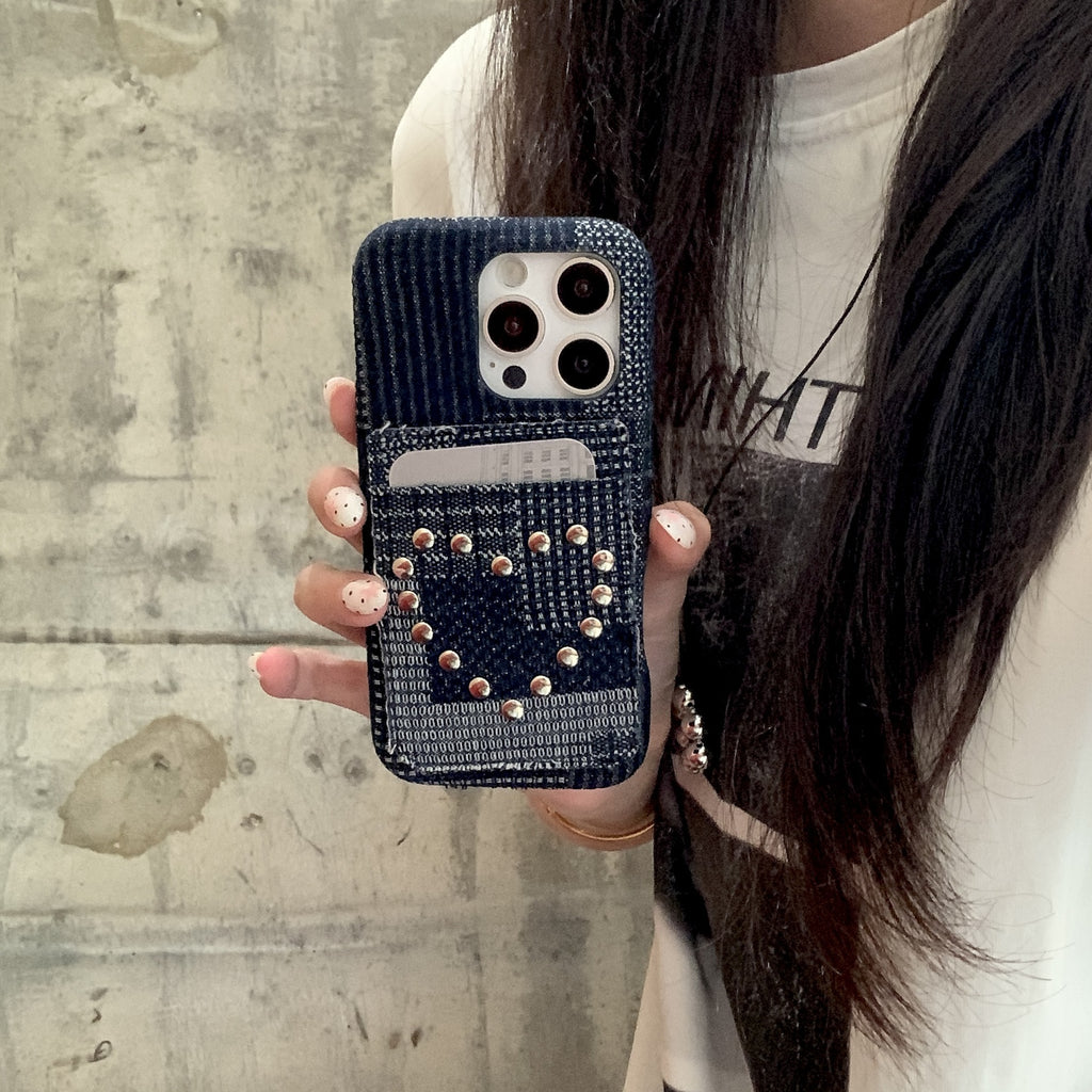 Coque simple en forme de coeur pour le 16 Pro Max