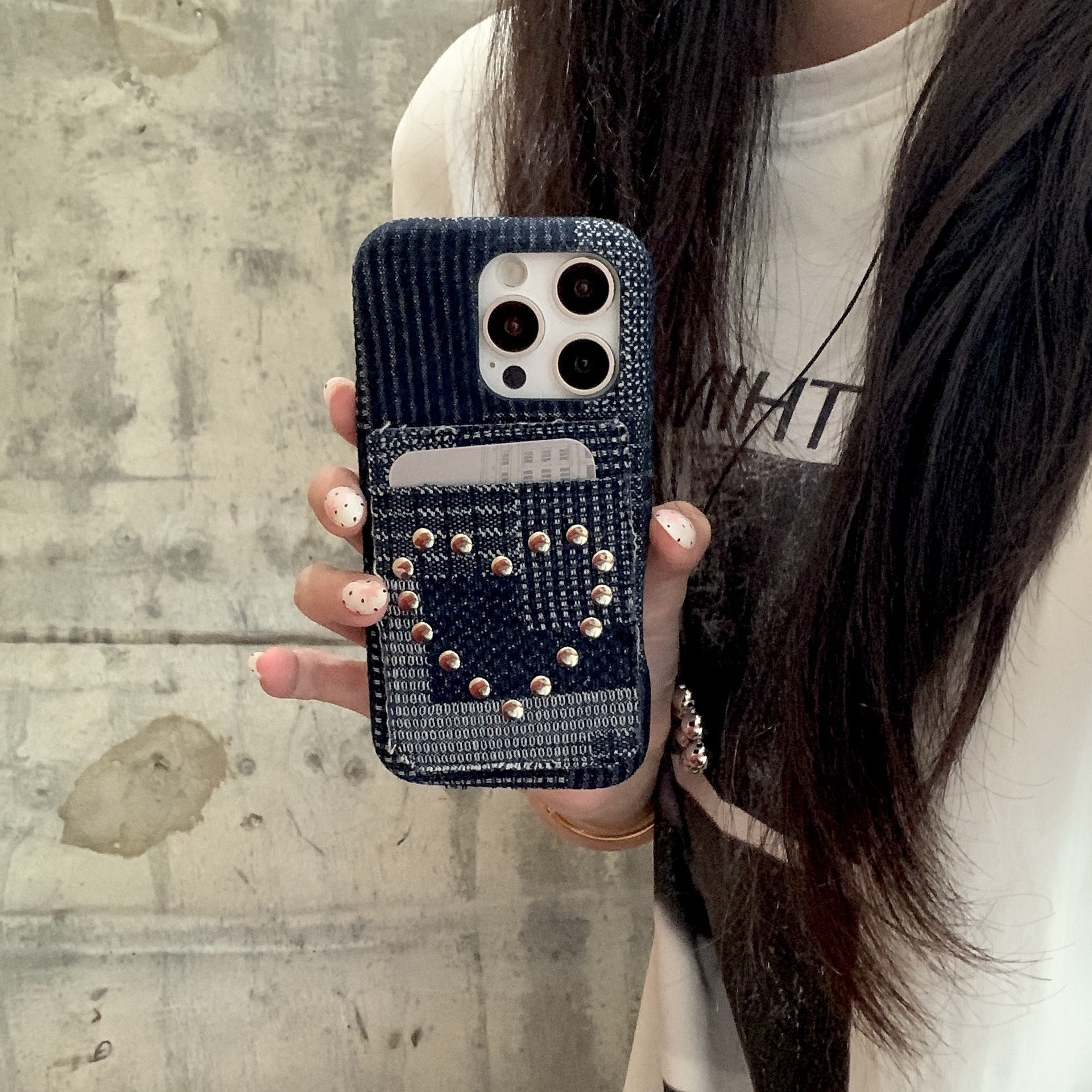 Coque simple en forme de coeur pour le 16 Pro Max