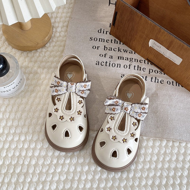 Sandales aux pieds fermés pour filles