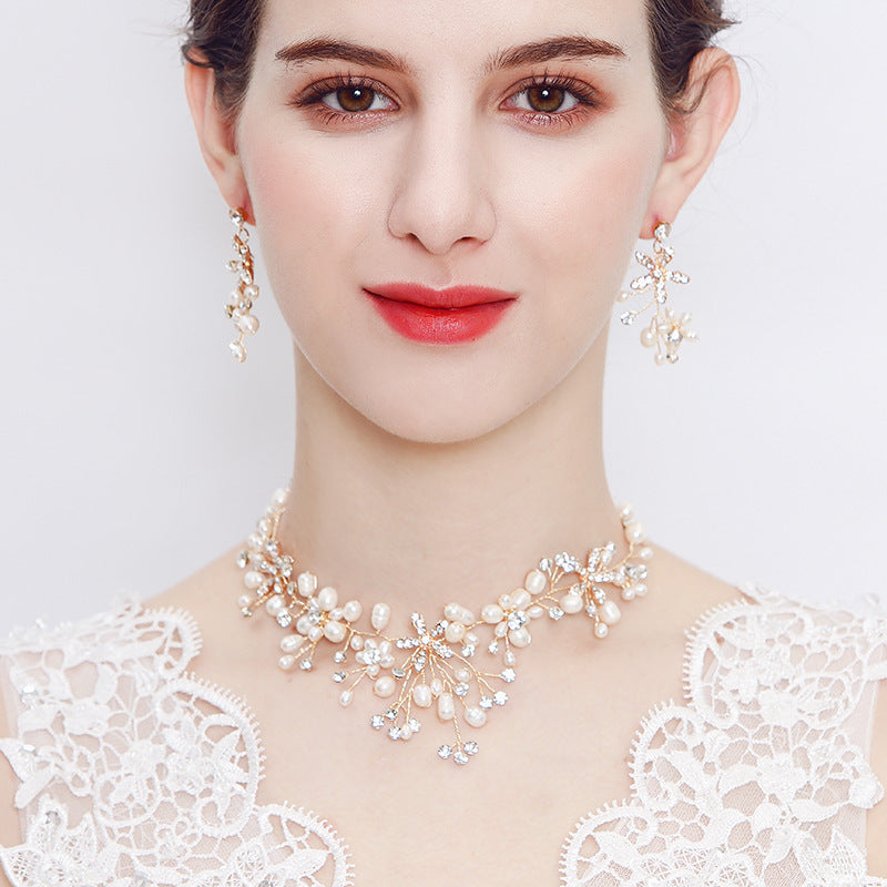 Collier perle et boucle d'oreille ensemble