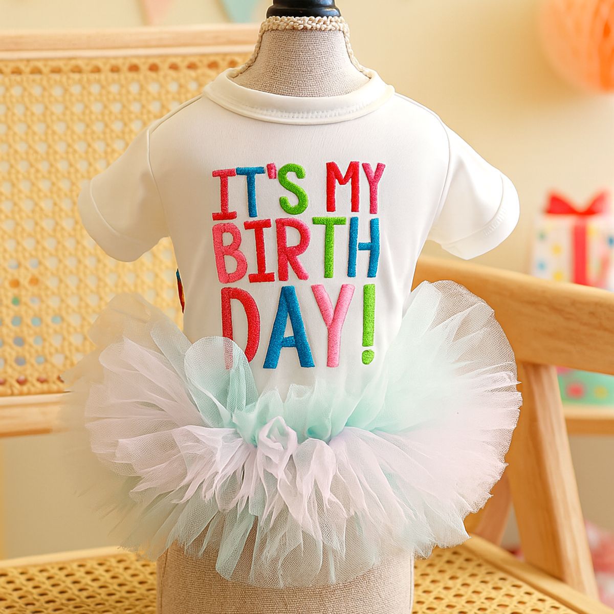 Vêtements de vacances pour animaux de compagnie pour chats et petits chiens Joyeux anniversaire et Chemise de Pâques Ballet Tutu