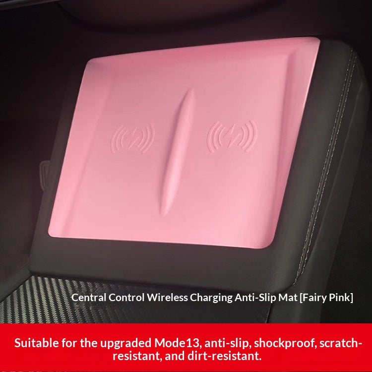 Pad en silicone pour recharger le téléphone sans fil sur la console du centre des voitures