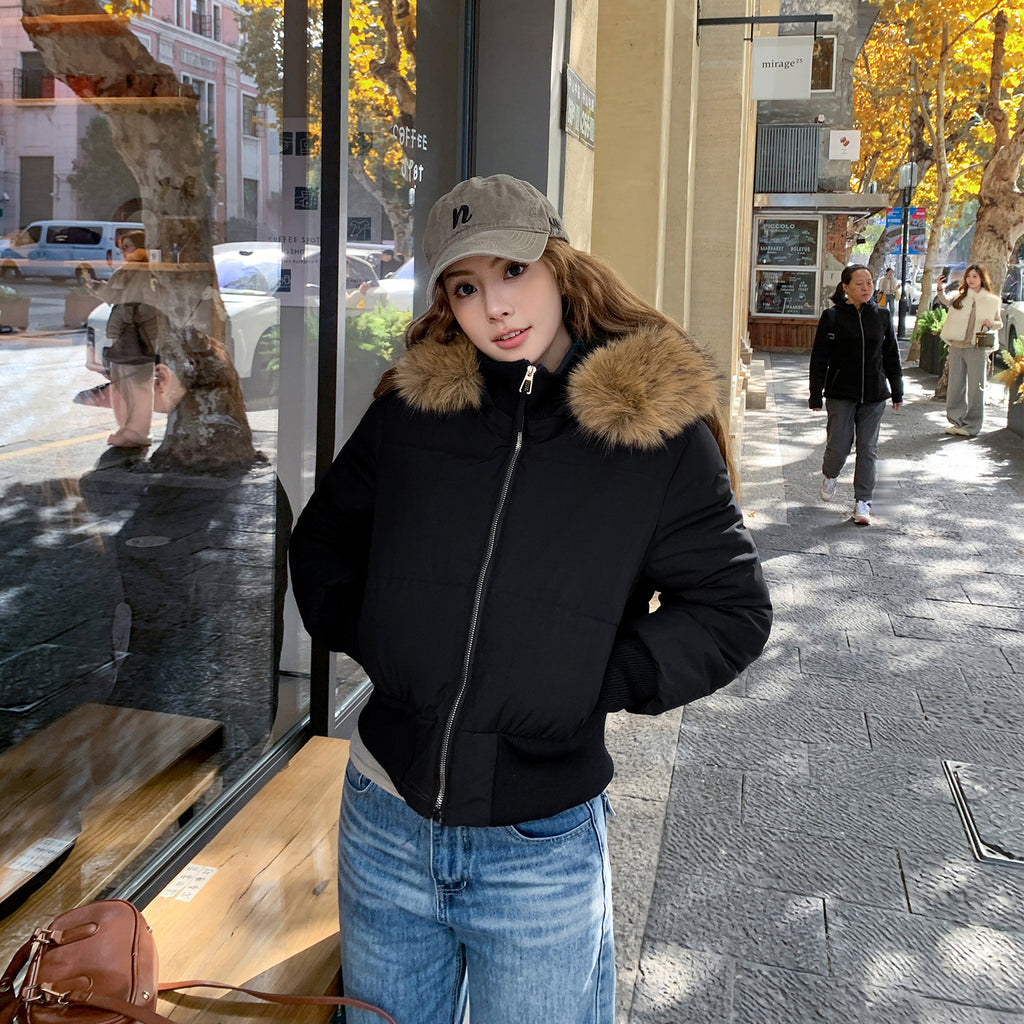 Femmes Stylish Cinching de taille Figure-flatter Cropped Coat avec un grand hood doublé de fourrure
