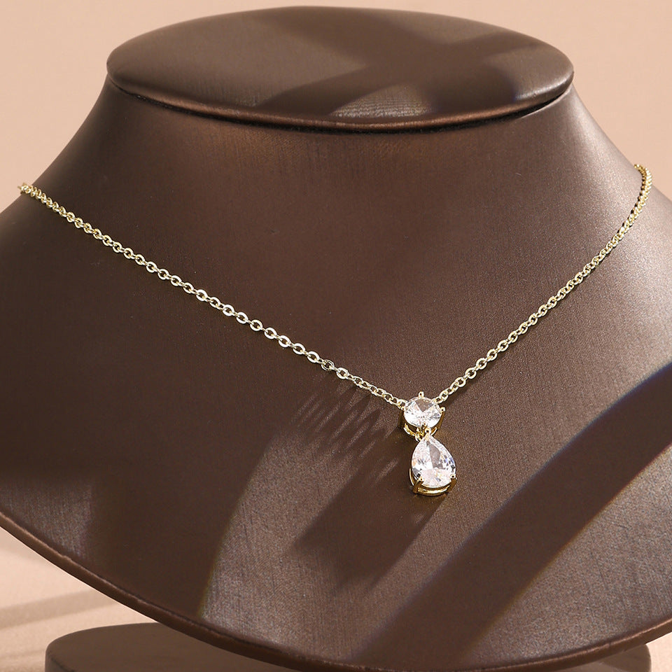 Collier à double goutte d'eau pour la vente à chaud