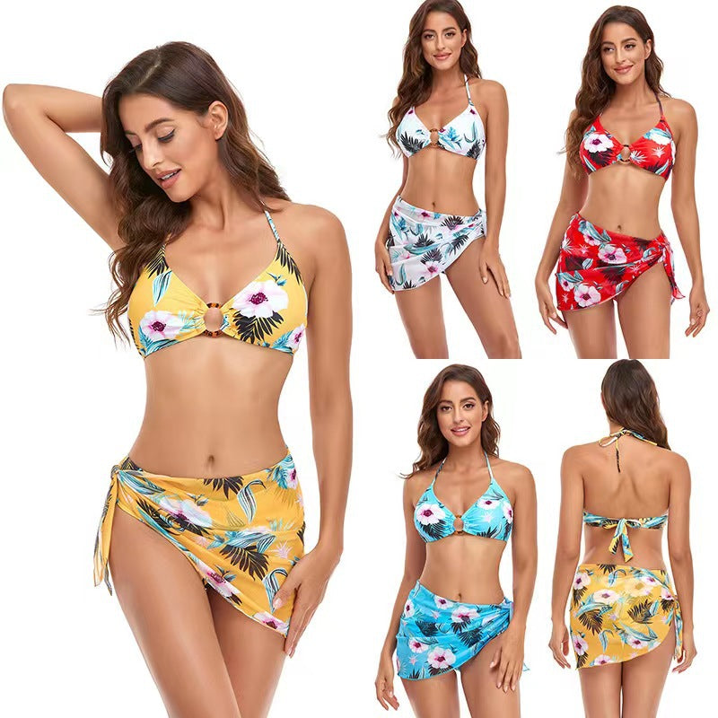 Maillot de bain triangulaire en deux parties avec col halter et frais