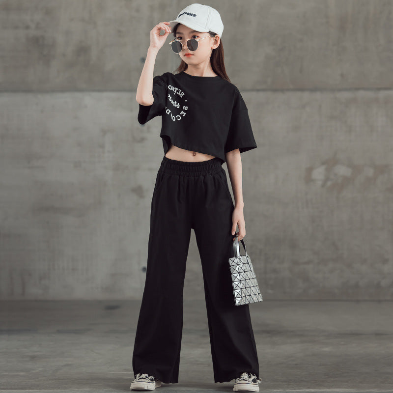 Straight cut short sleeve printed T-shirt wide leg trousers