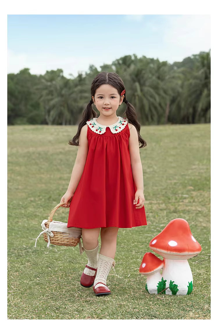 Robe sans manches pour enfants avec un motif cerise