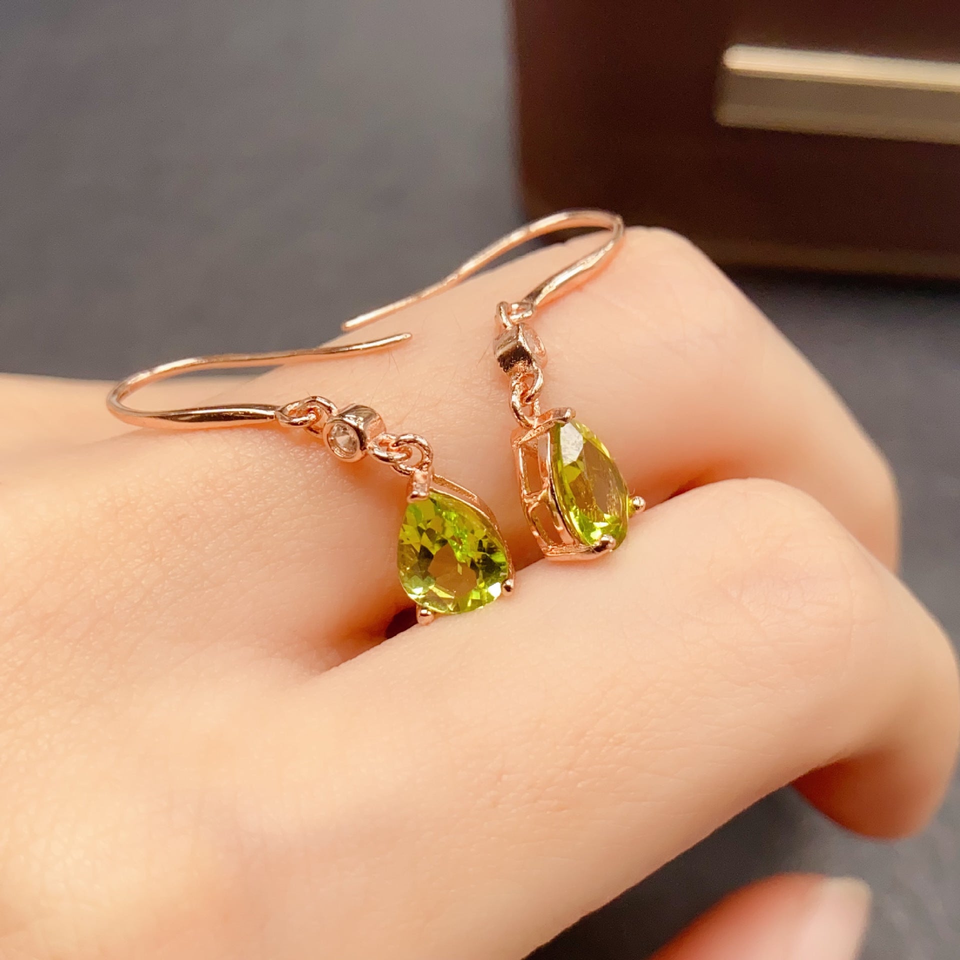 Boucles d'oreilles Peridot Stud naturelles S925 Silver Vacation Style