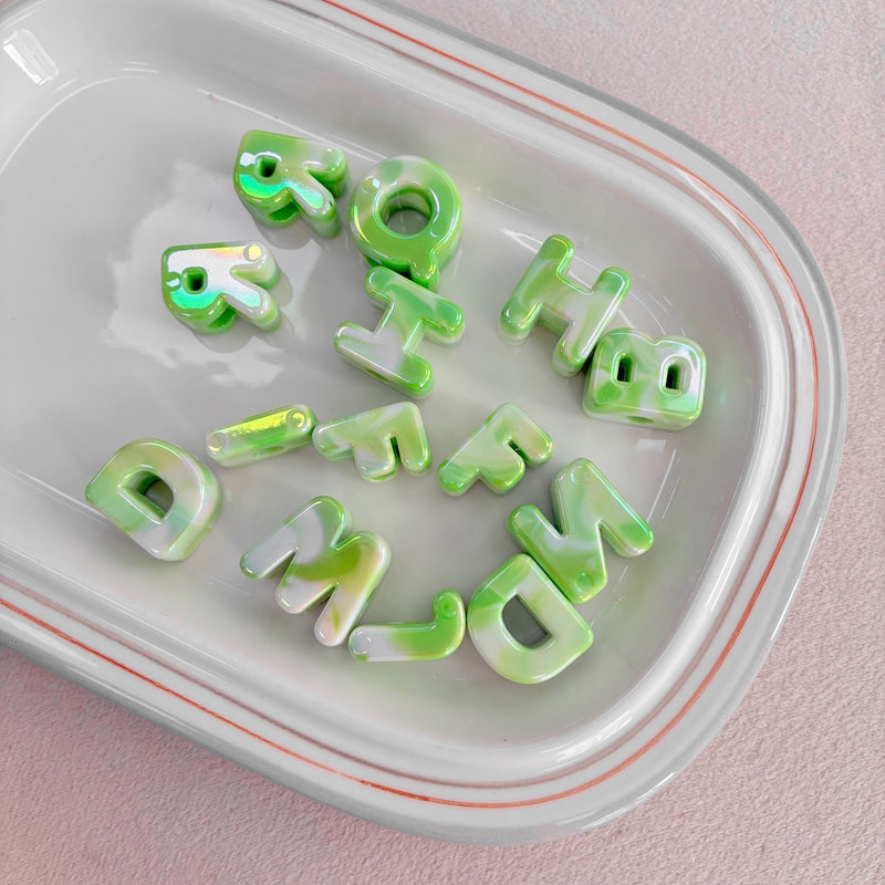 Perles à lettres acryliques plaquées UV