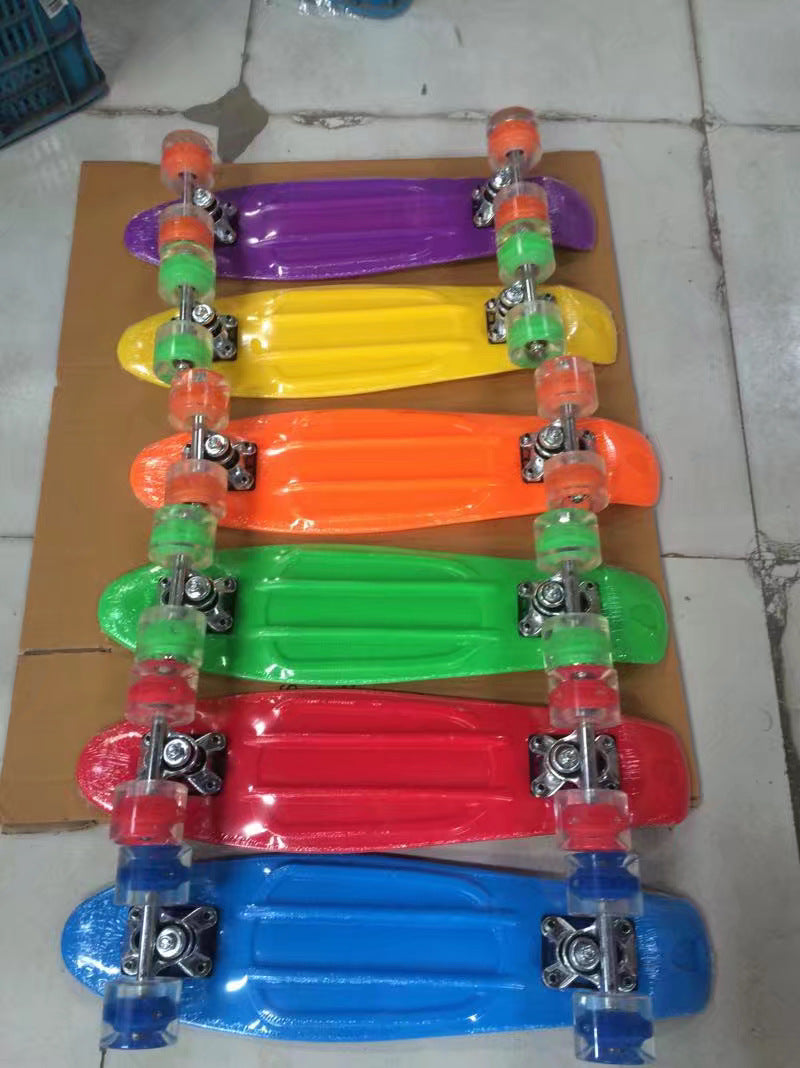 Mode Creative Personnalité Roue Skateboard à quatre roues