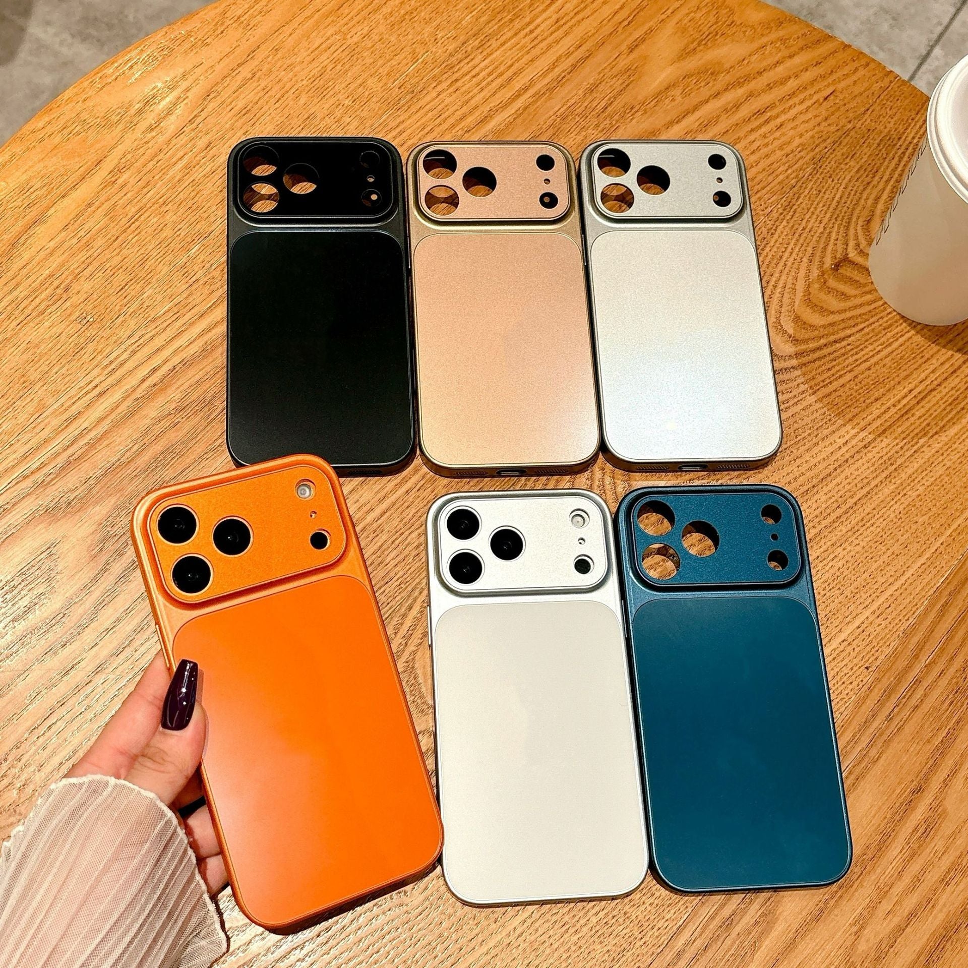 Boîtier grand format pour iPhone avec une finition douce et résistante à la chute