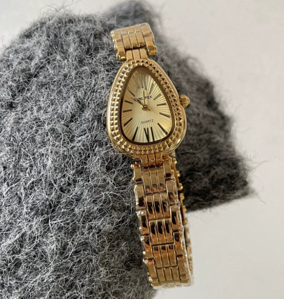 Montre à chaîne élégante de style vintage avec un design mode et Niche