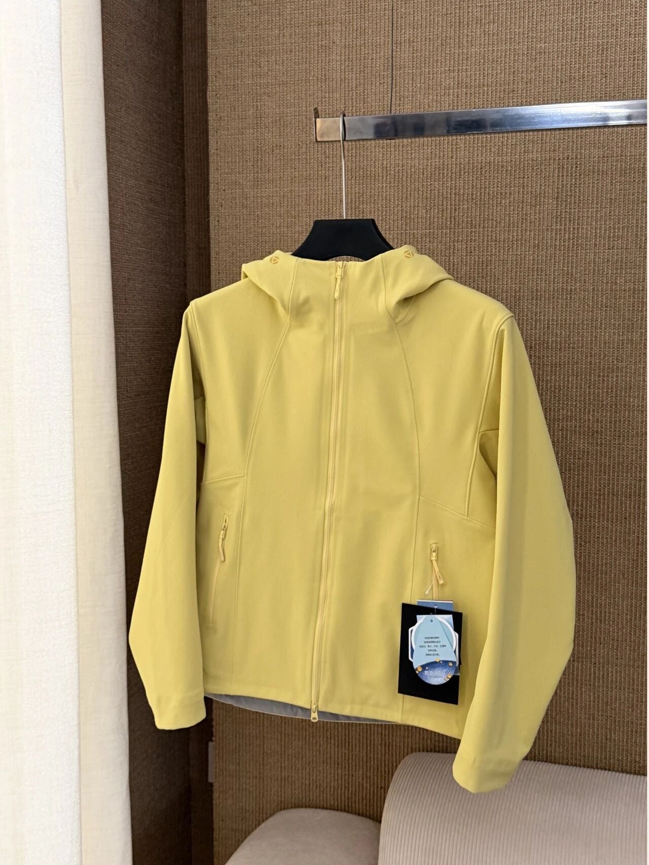 Veste à capuche en shell souple doublée de polaire chaude pour femmes
