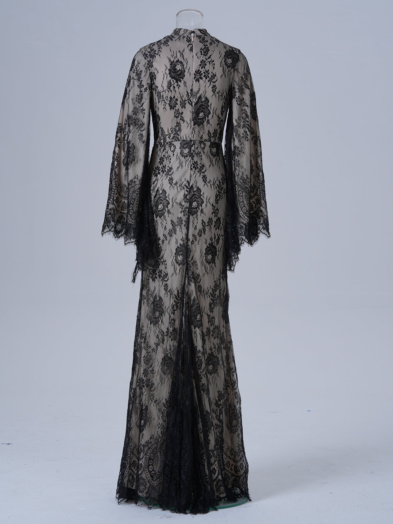 Longue manches Col rond Robe de banquet en dentelle sexy