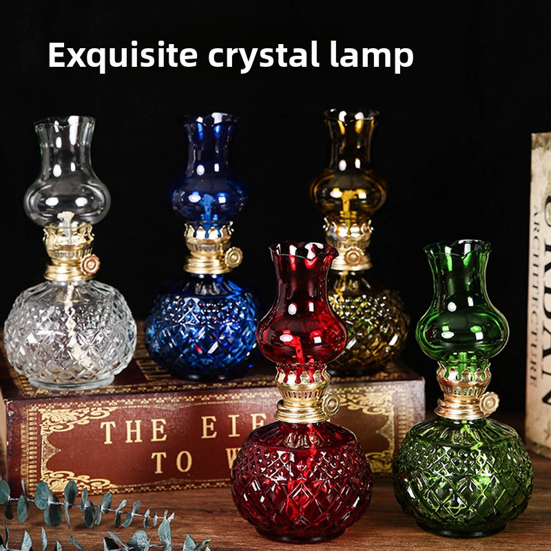 Vieille lampe en kérosène cristal
