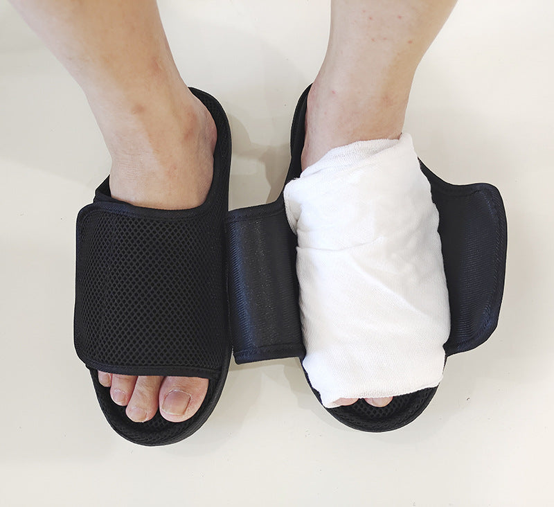Chaussures pour gonfler dans le pied d'un patient après chirurgie de fracture