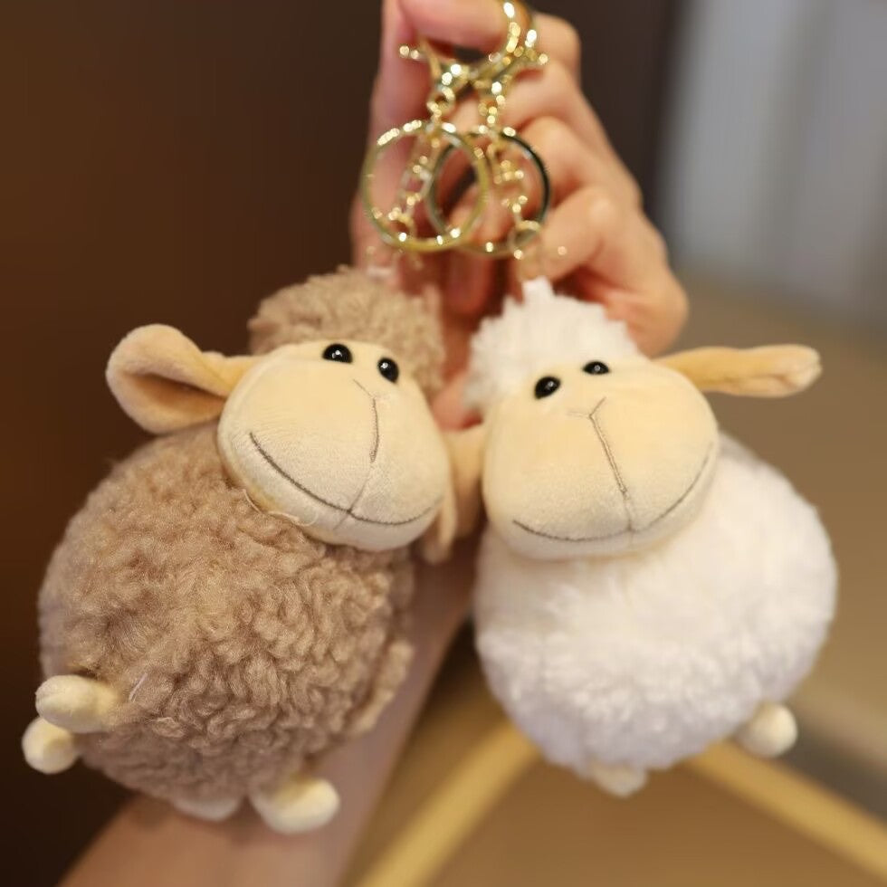 Porte-clés mignon et moelleux en peluche de petit mouton