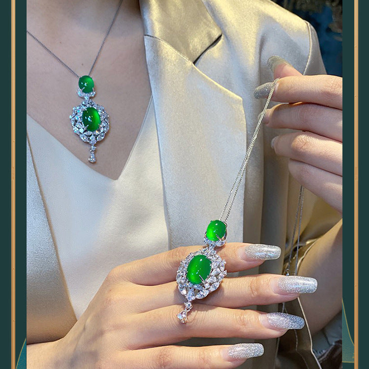 Tempérament Haute Glace Vert Chalcédoine Chaine Clavicule Industrie lourde Plein diamant Zircon In