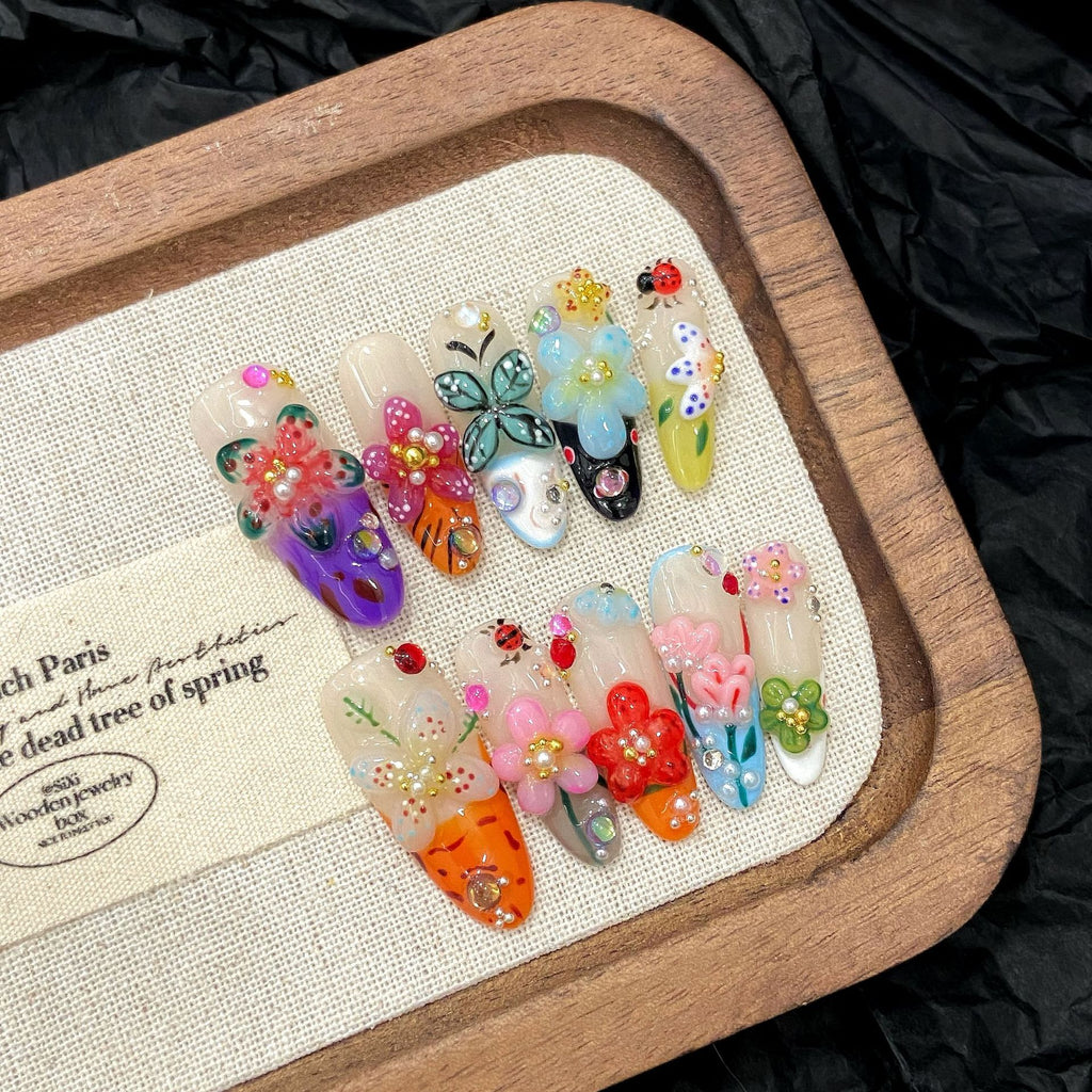 Island Elf Trendy Nails Wearable avec des sculptures florales 3D et insectes de style français