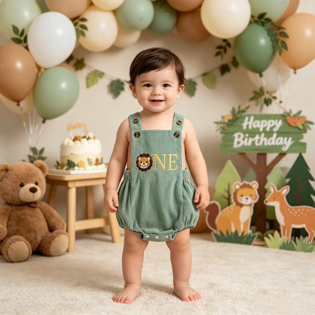 Mignon bébé Romper d'été avec pailles brodées
