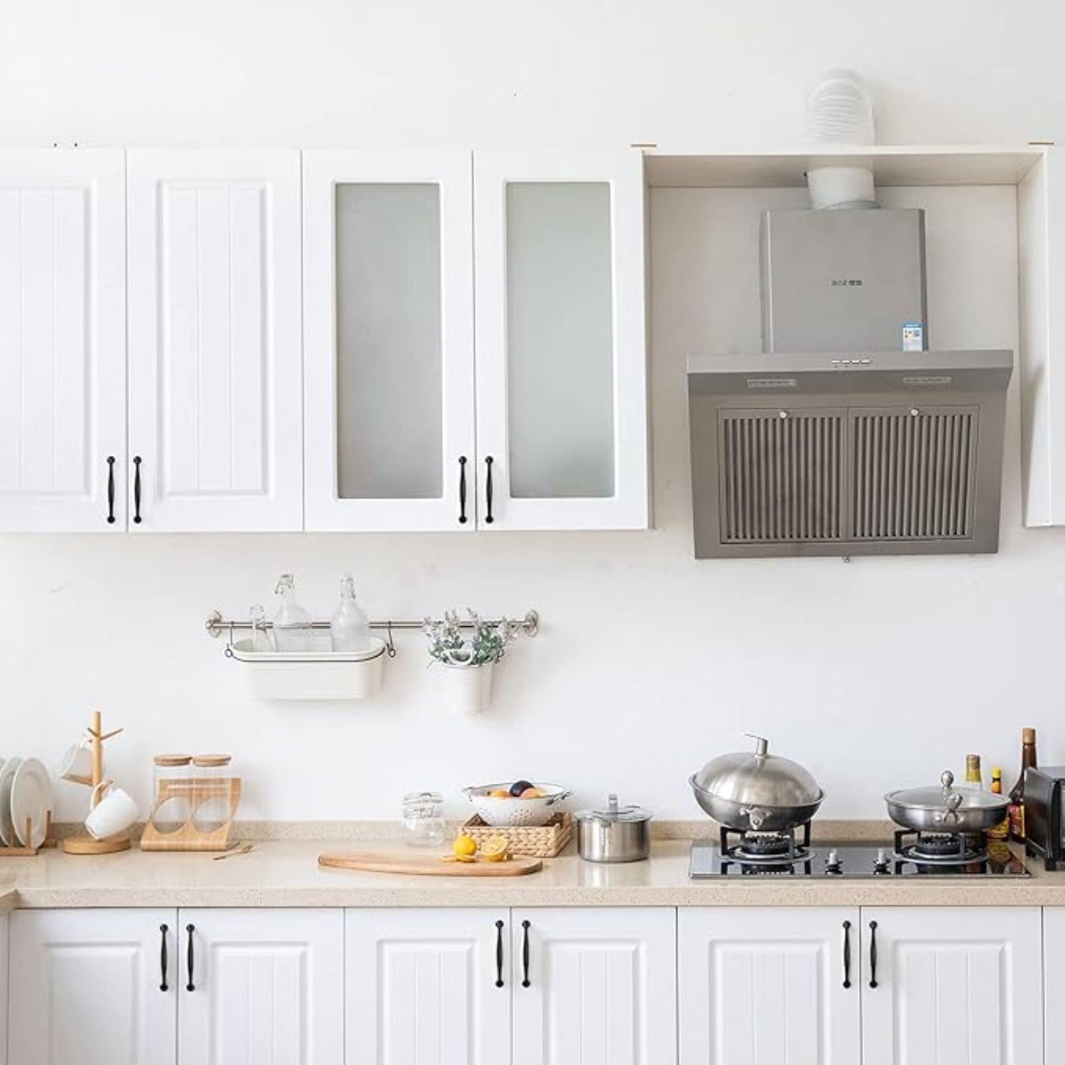 Ensemble de 12 poignées de cuisine noires dans un design moderne
