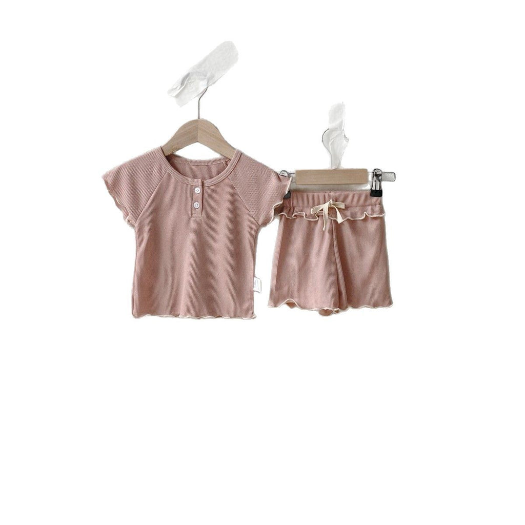 Short sleeve t-shirt and shorts Two-piece set
