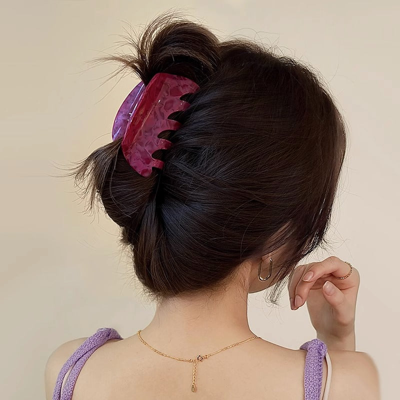 Fruits de Dragon blanc couleur cheveux clip avec une cuillère sur le dos de la tête
