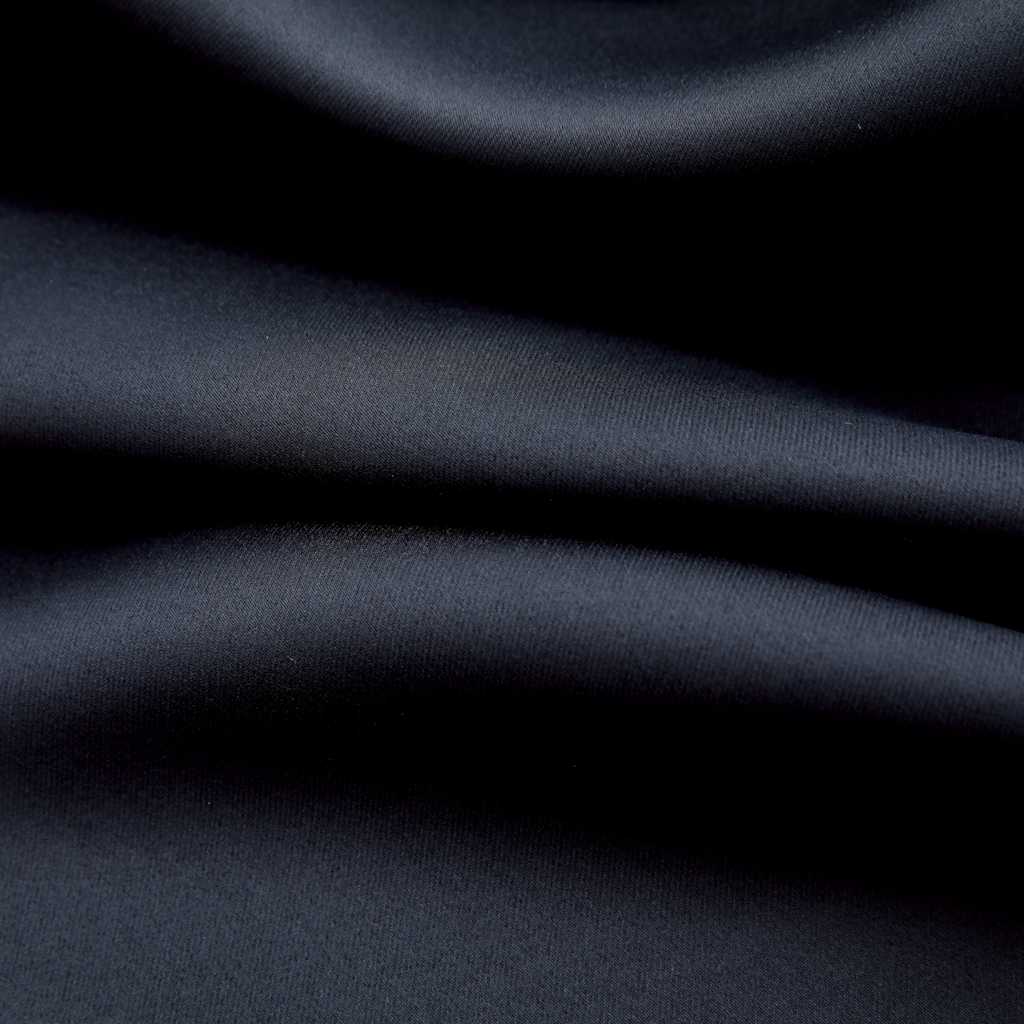 Rideaux noir avec oeillets métalliques