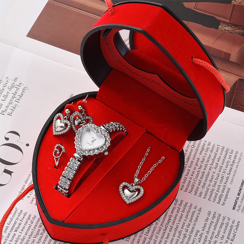 Montre double fuite dans une boîte cadeau en forme de cœur